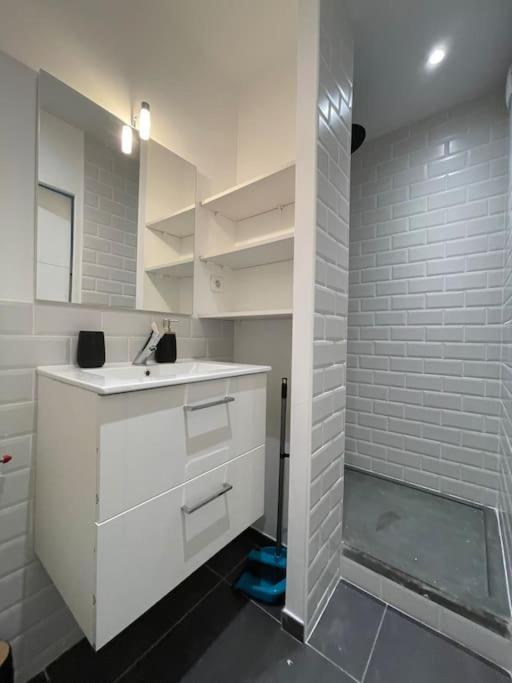 Logement Cosy Cuisine / Terrasse / Bbq Ollioules Εξωτερικό φωτογραφία